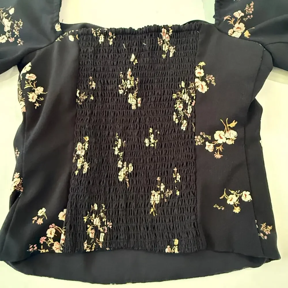 Abercrombie & Fitch Black Floral Smocked Puff Sleeve Crop Top Size S Cottagecore